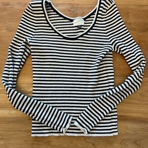 Universal Thread Black and White Striped Long Sleeve Top